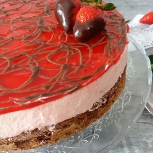 Parfe torta od jagoda