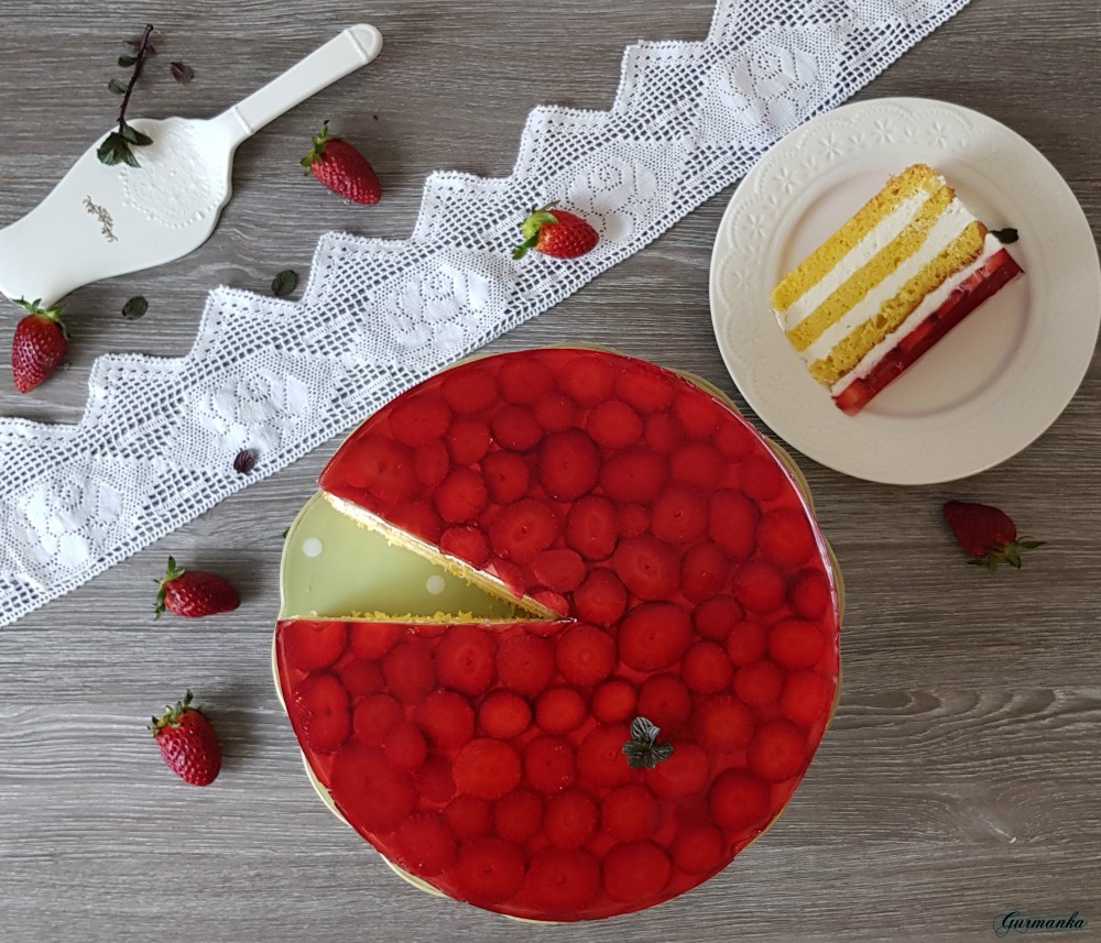 Fina torta od sira i jagoda